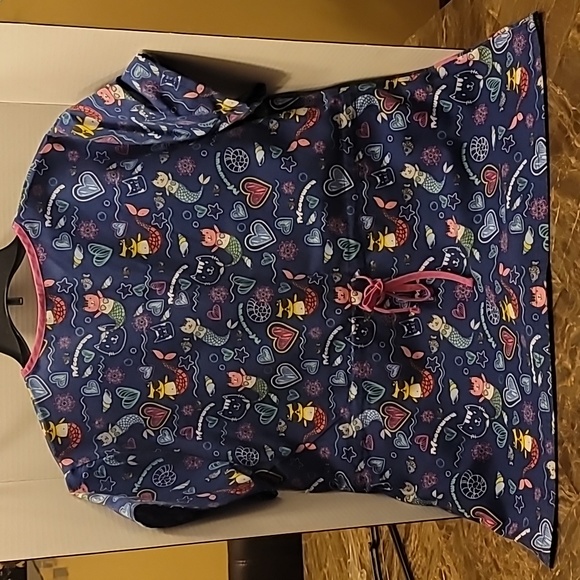 Scrub Top - Picture 4 of 4